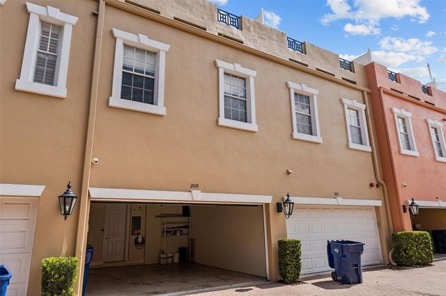2419 VICTORIA GARDENS LANE, Tampa, FL 33609