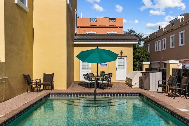 2419 VICTORIA GARDENS LANE, Tampa, FL 33609