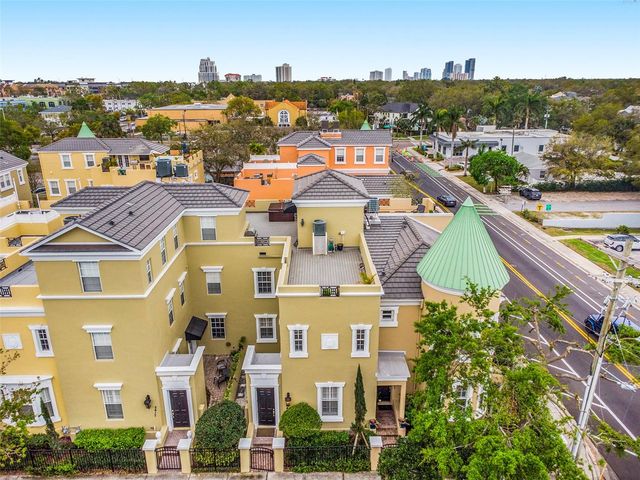 2419 VICTORIA GARDENS LANE, Tampa, FL 33609