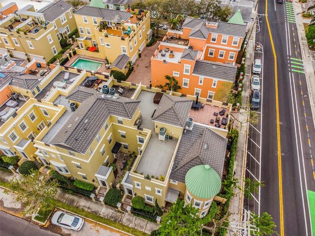 2419 VICTORIA GARDENS LANE, Tampa, FL 33609