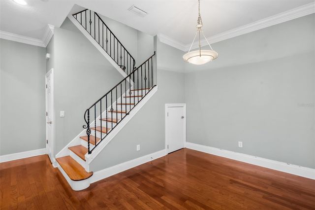 2419 VICTORIA GARDENS LANE, Tampa, FL 33609
