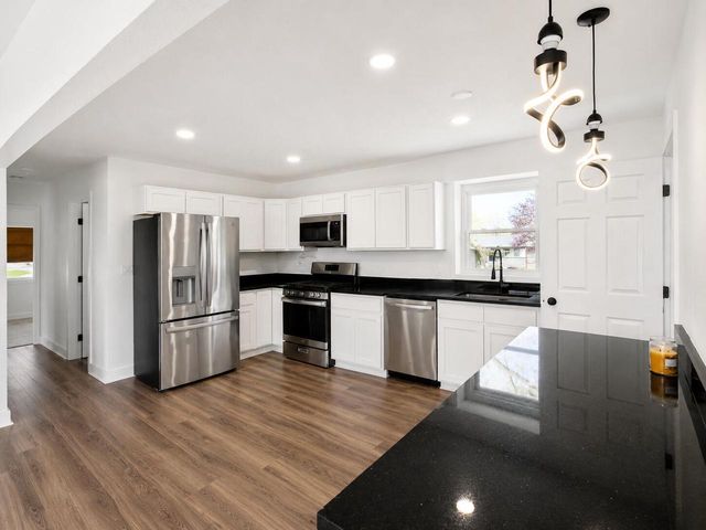 4621 39th AVENUE, Kenosha, WI 53144