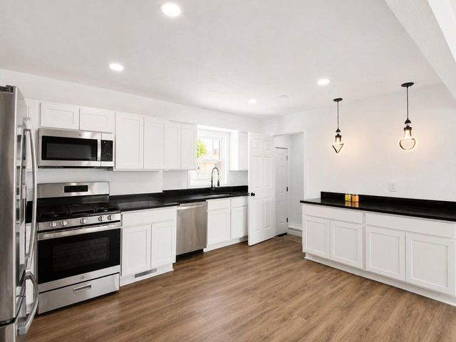 4621 39th AVENUE, Kenosha, WI 53144