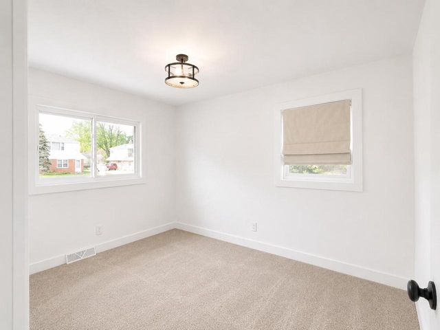 4621 39th AVENUE, Kenosha, WI 53144