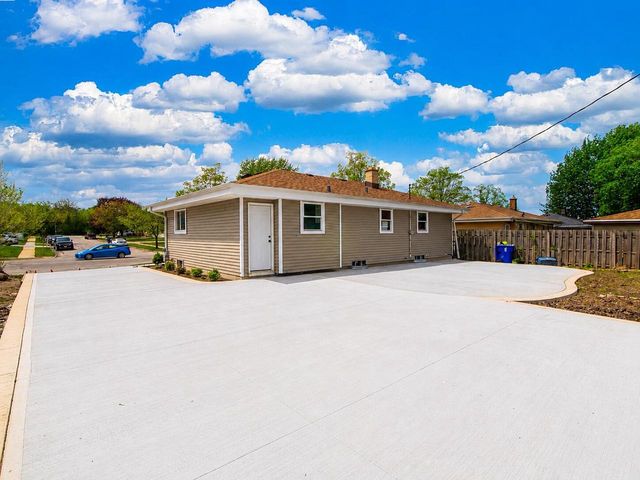 4621 39th AVENUE, Kenosha, WI 53144