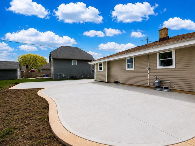 4621 39th AVENUE, Kenosha, WI 53144