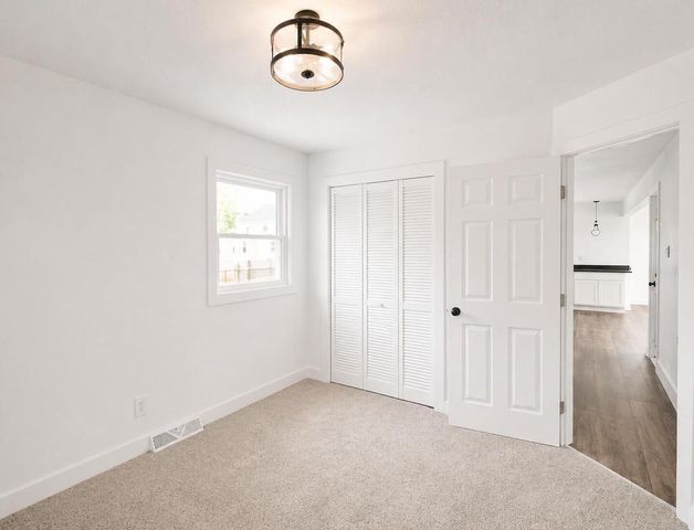4621 39th AVENUE, Kenosha, WI 53144