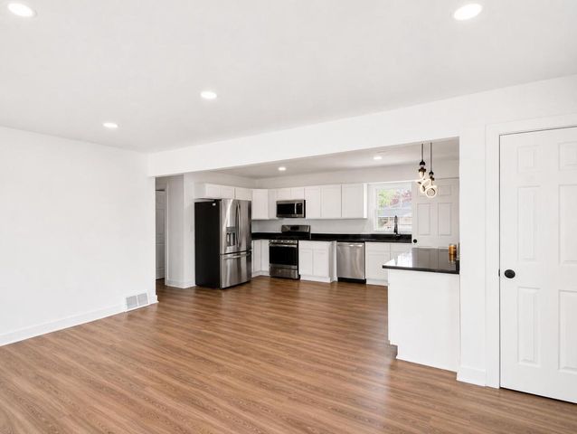 4621 39th AVENUE, Kenosha, WI 53144