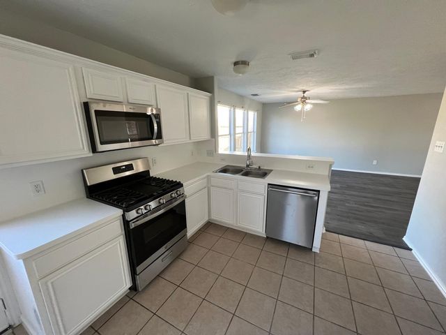 19451 Nasworthy Drive, Tomball, TX 77375