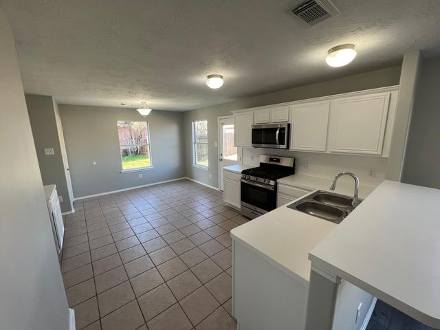 19451 Nasworthy Drive, Tomball, TX 77375