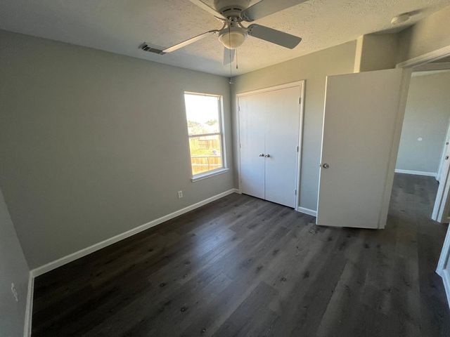 19451 Nasworthy Drive, Tomball, TX 77375