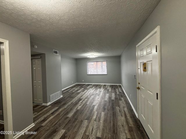 7084 Wildwood Cir APT 81, Louisville, KY 40291