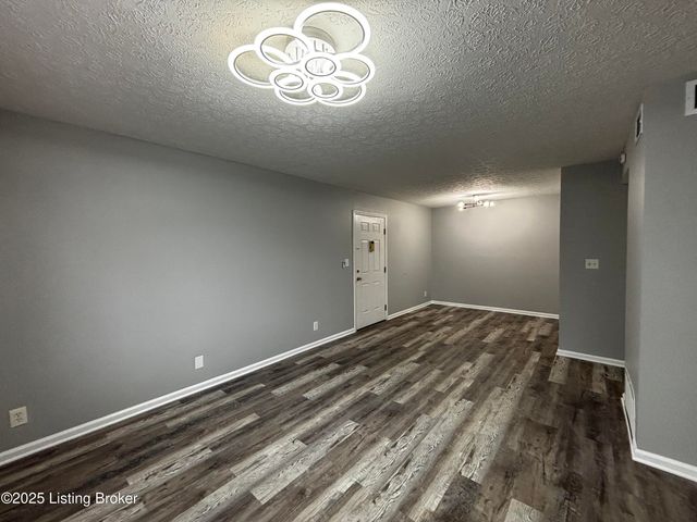 7084 Wildwood Cir APT 81, Louisville, KY 40291