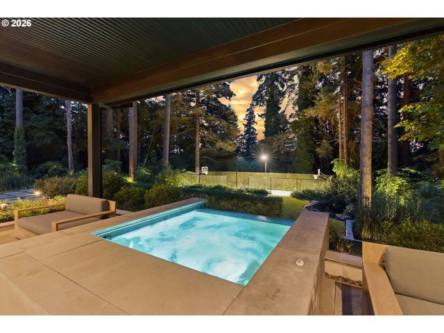 5410 WASHINGTON Ct, Lake Oswego, OR 97035