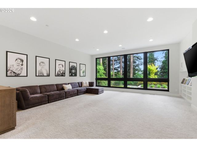 5410 WASHINGTON Ct, Lake Oswego, OR 97035