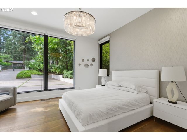 5410 WASHINGTON Ct, Lake Oswego, OR 97035