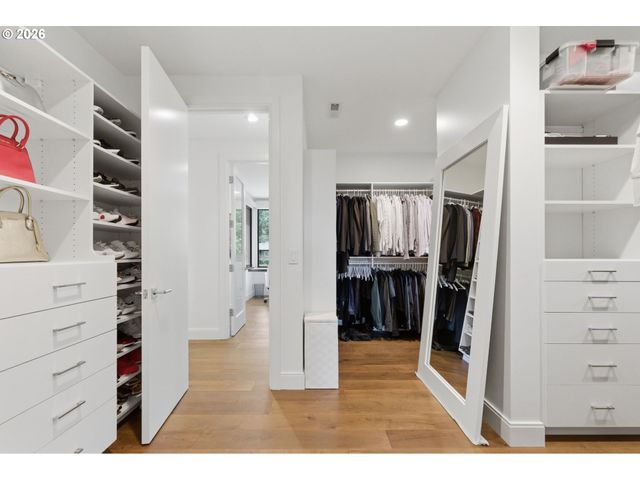 5410 WASHINGTON Ct, Lake Oswego, OR 97035