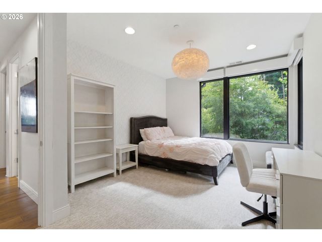 5410 WASHINGTON Ct, Lake Oswego, OR 97035