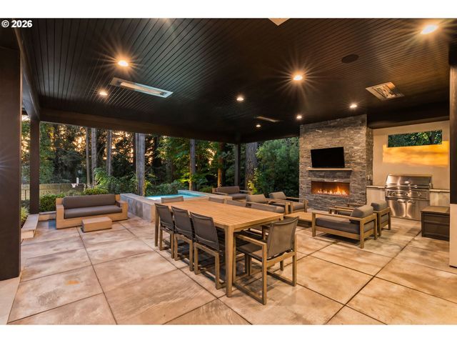 5410 WASHINGTON Ct, Lake Oswego, OR 97035