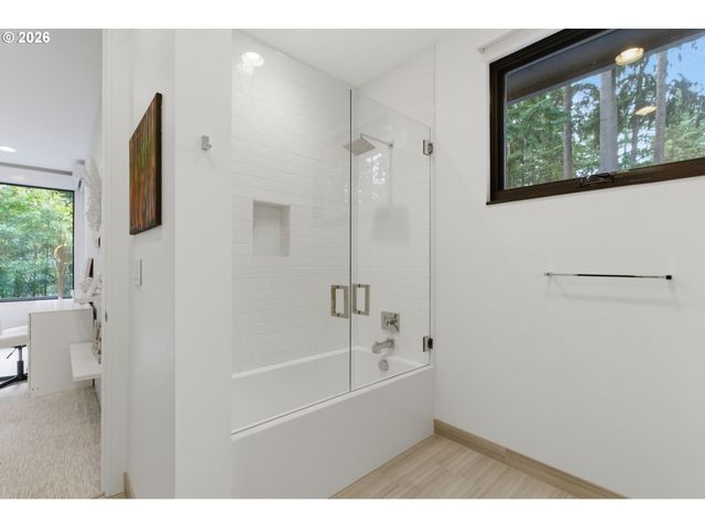5410 WASHINGTON Ct, Lake Oswego, OR 97035