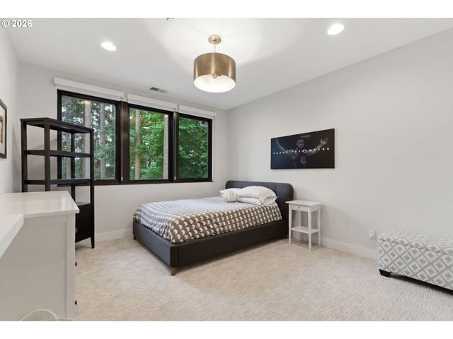 5410 WASHINGTON Ct, Lake Oswego, OR 97035
