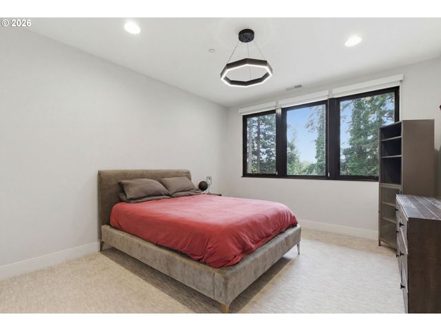 5410 WASHINGTON Ct, Lake Oswego, OR 97035