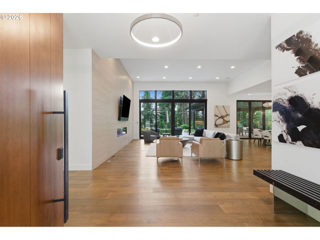 5410 WASHINGTON Ct, Lake Oswego, OR 97035