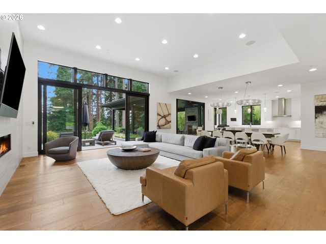 5410 WASHINGTON Ct, Lake Oswego, OR 97035