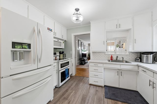 1153 Wall Lake Drive, Delton, MI 49046