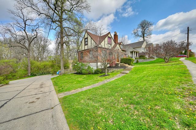 13 Kennedy Road, Fort Wright, KY 41011