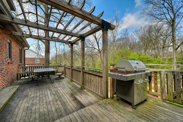 13 Kennedy Road, Fort Wright, KY 41011