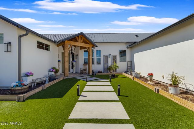 37522 N 7TH Avenue, Phoenix, AZ 85086