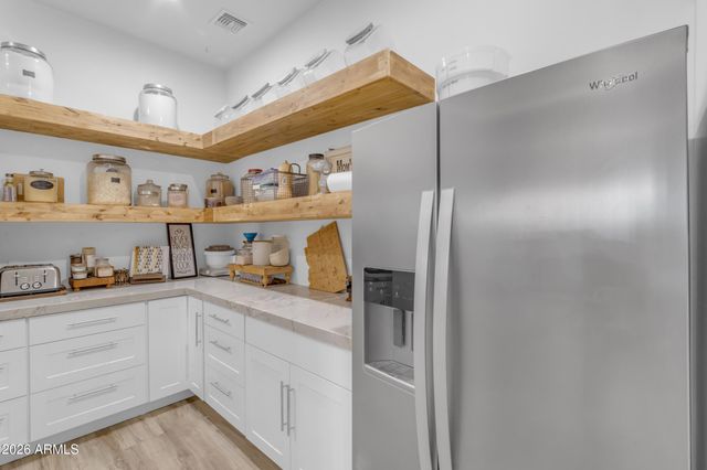 37522 N 7TH Avenue, Phoenix, AZ 85086