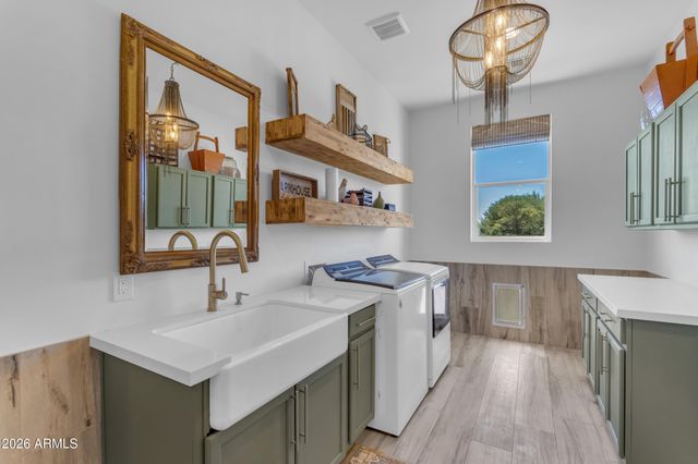 37522 N 7TH Avenue, Phoenix, AZ 85086