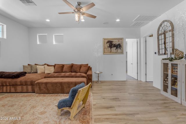 37522 N 7TH Avenue, Phoenix, AZ 85086