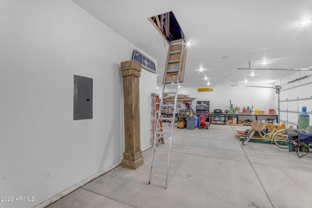 37522 N 7TH Avenue, Phoenix, AZ 85086
