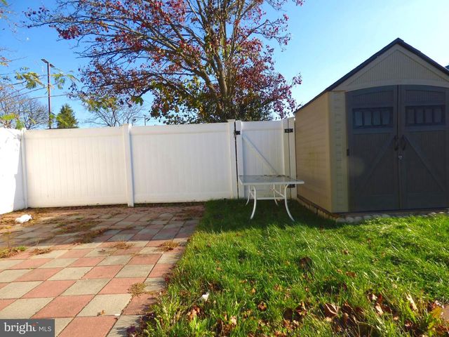 91 FRANKLIN DR, Voorhees, NJ 08043