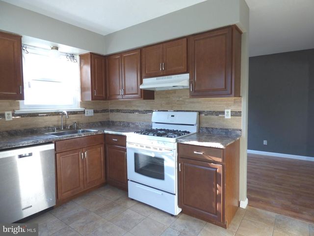 91 FRANKLIN DR, Voorhees, NJ 08043