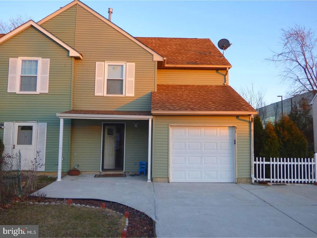 91 FRANKLIN DR, Voorhees, NJ 08043