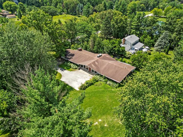 221 W 150 N, Valparaiso, IN 46385