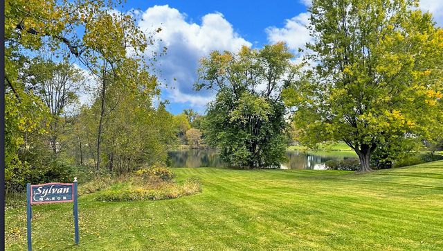 221 W 150 N, Valparaiso, IN 46385