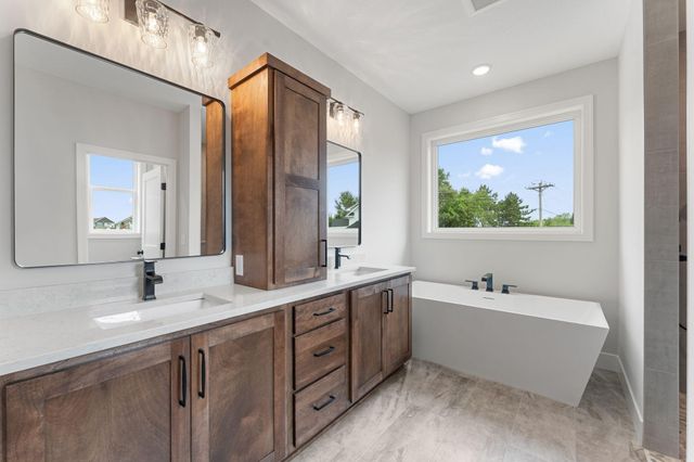 4950 Parkside Circle, Eagan, MN 55123