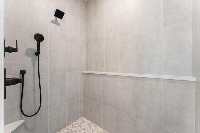 4950 Parkside Circle, Eagan, MN 55123