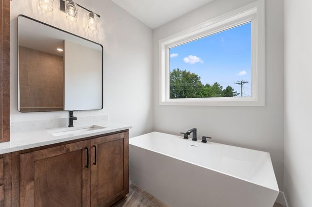 4950 Parkside Circle, Eagan, MN 55123