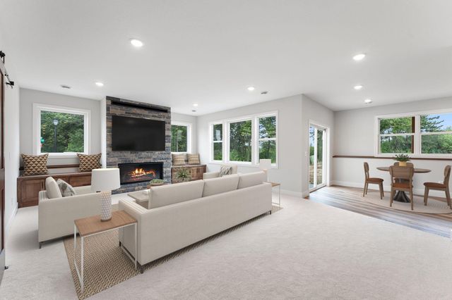 4950 Parkside Circle, Eagan, MN 55123