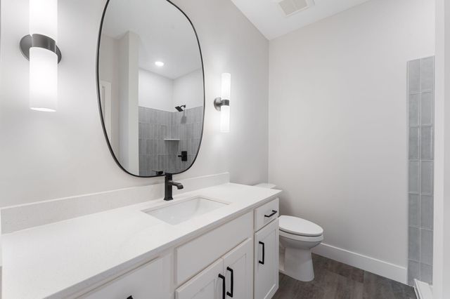 4950 Parkside Circle, Eagan, MN 55123