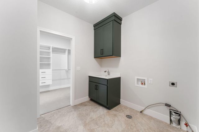 4950 Parkside Circle, Eagan, MN 55123