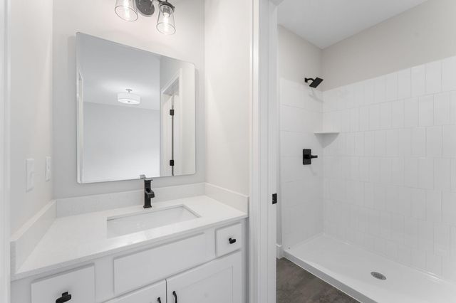 4950 Parkside Circle, Eagan, MN 55123