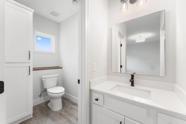 4950 Parkside Circle, Eagan, MN 55123