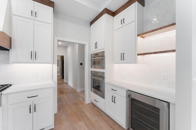 4950 Parkside Circle, Eagan, MN 55123